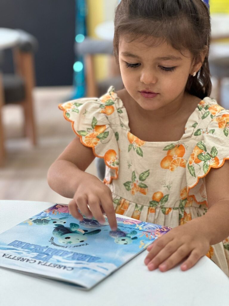 Balıkesir'in öncü İngilizce anaokulu Renkli Düşler Anaokulu. Altıeylül bölgesinde çift dilli ve vizyoner eğitim ile çocuğunuzun geleceğine sağlam bir dil temeli atın. Kayıt için hemen iletişime geçin.